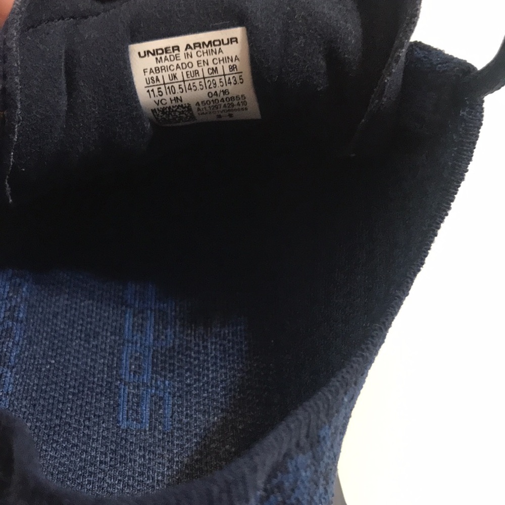 Under Armor Running Shoes - image 4